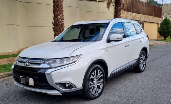 MITSUBISHI OUTLANDER 3.0 GT 4X4 V6 24V GASOLINA 4P AUTOMÁTICO
